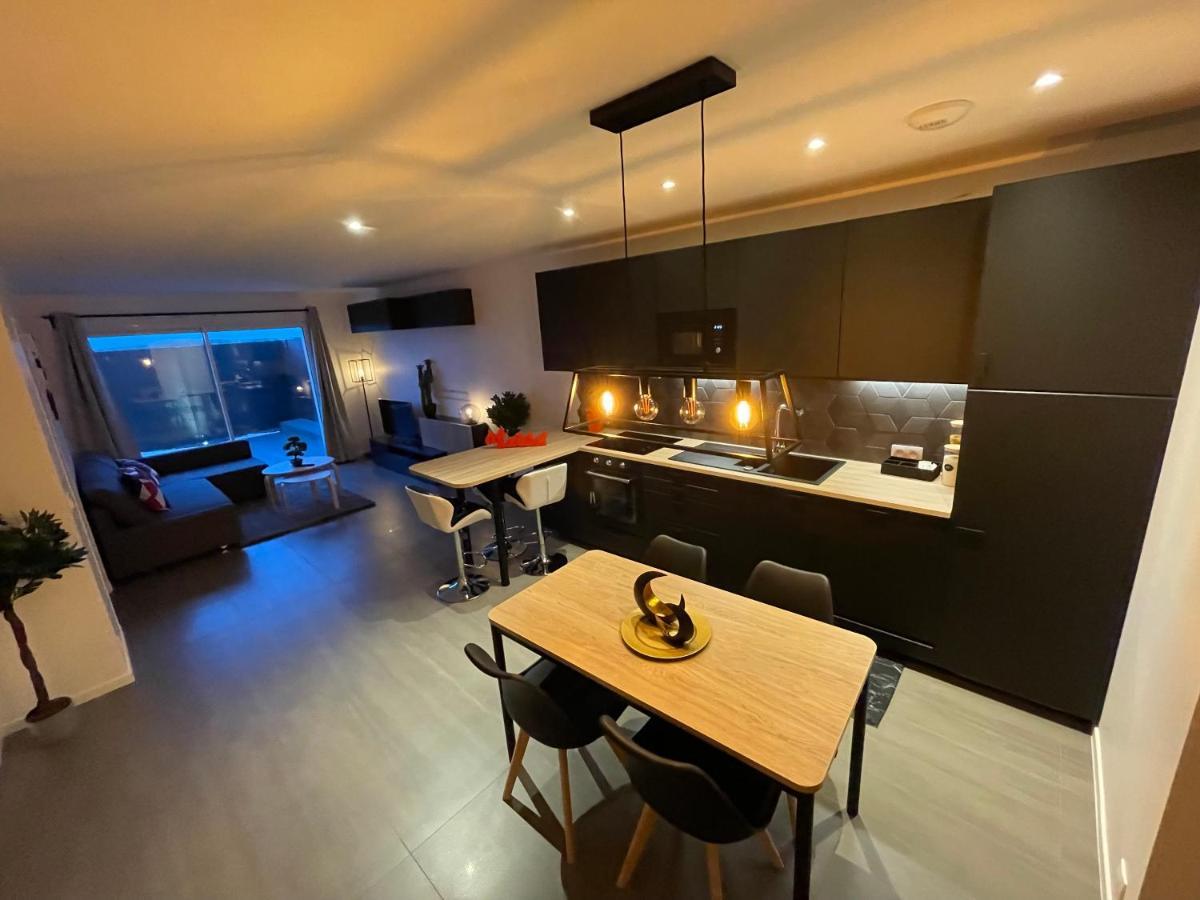 Gold Cocoon T3 74M2 Proche Centre Ville Villejust ภายนอก รูปภาพ